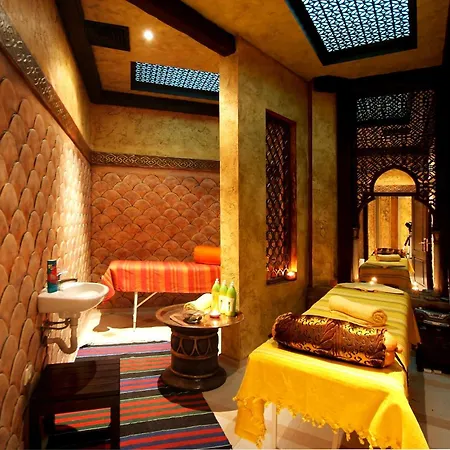 Karolina Hotel