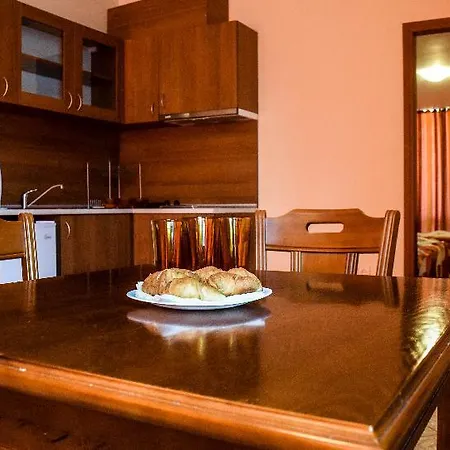 מלון Karolina 4*